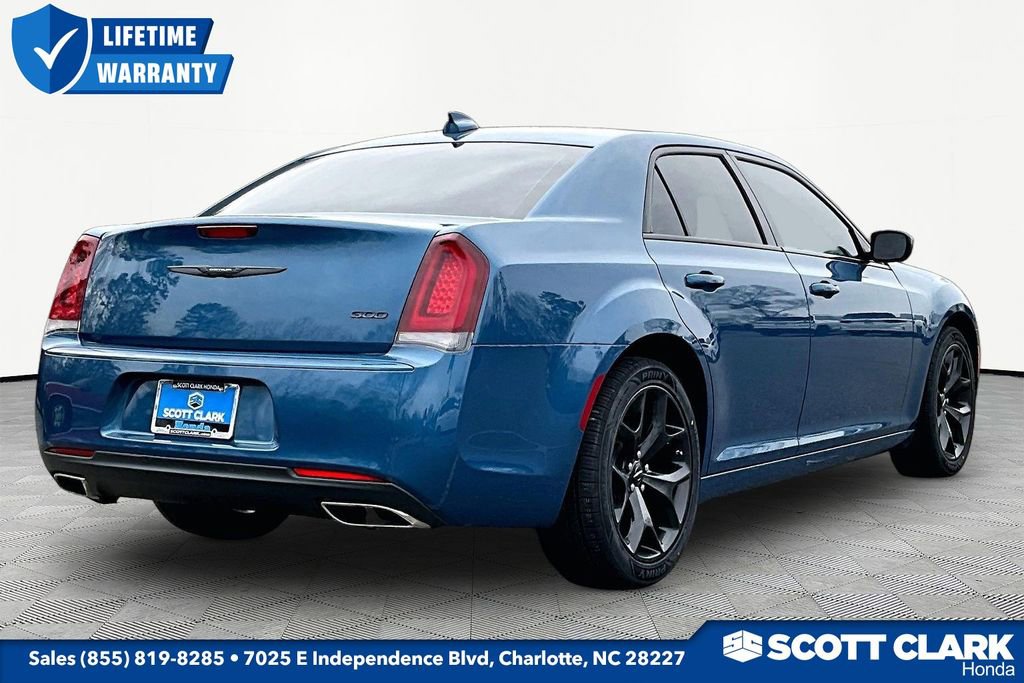 Used 2023 Chrysler 300 Touring w/ Sport Appearance Package image 3