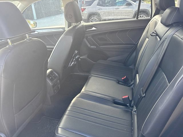 Used 2022 Volkswagen Tiguan SE AWD/4WD image 16
