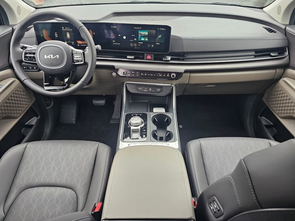 New 2026 Kia Carnival EX image 9