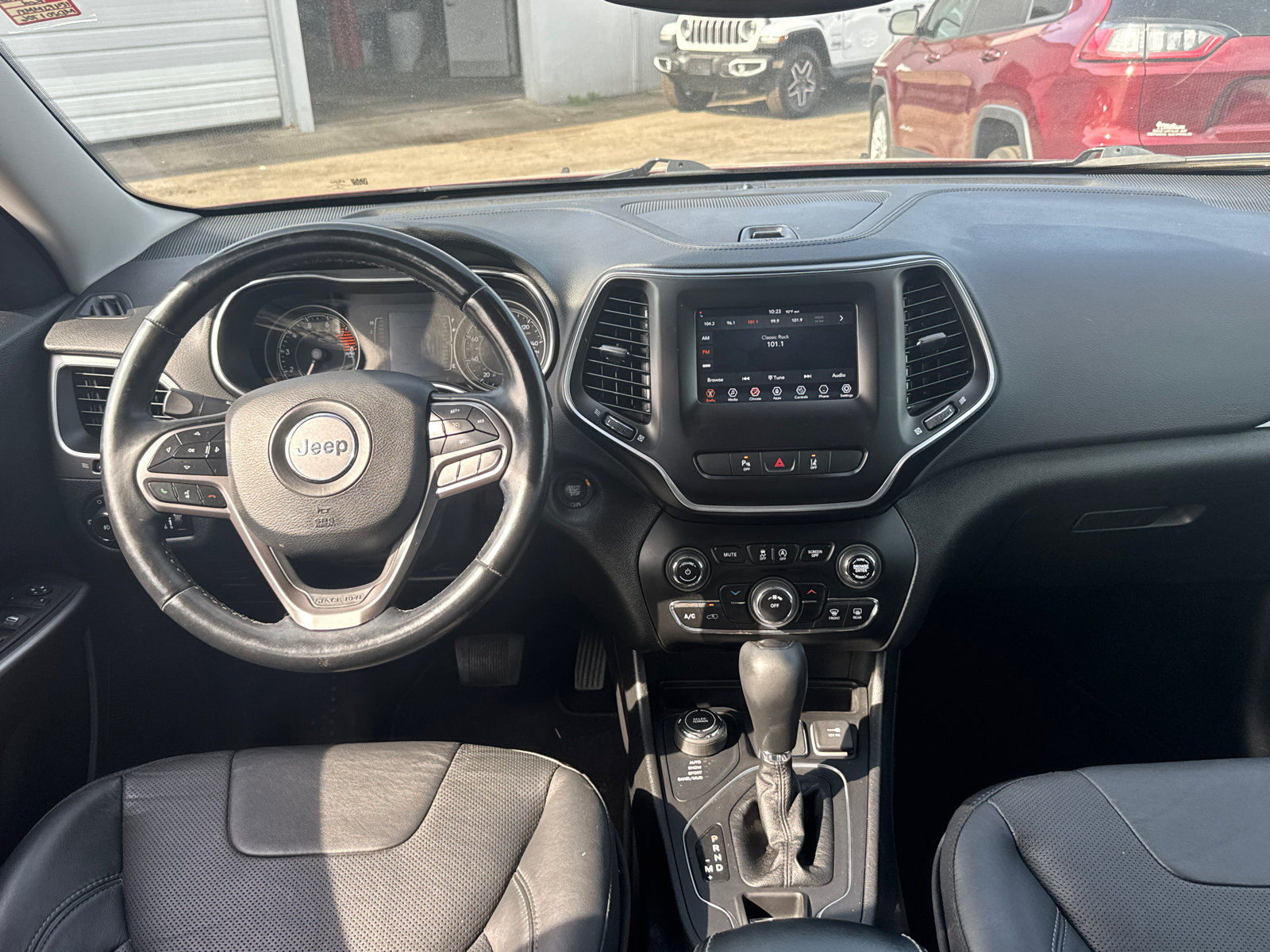 Used 2021 Jeep Cherokee Latitude Lux AWD/4WD image 8