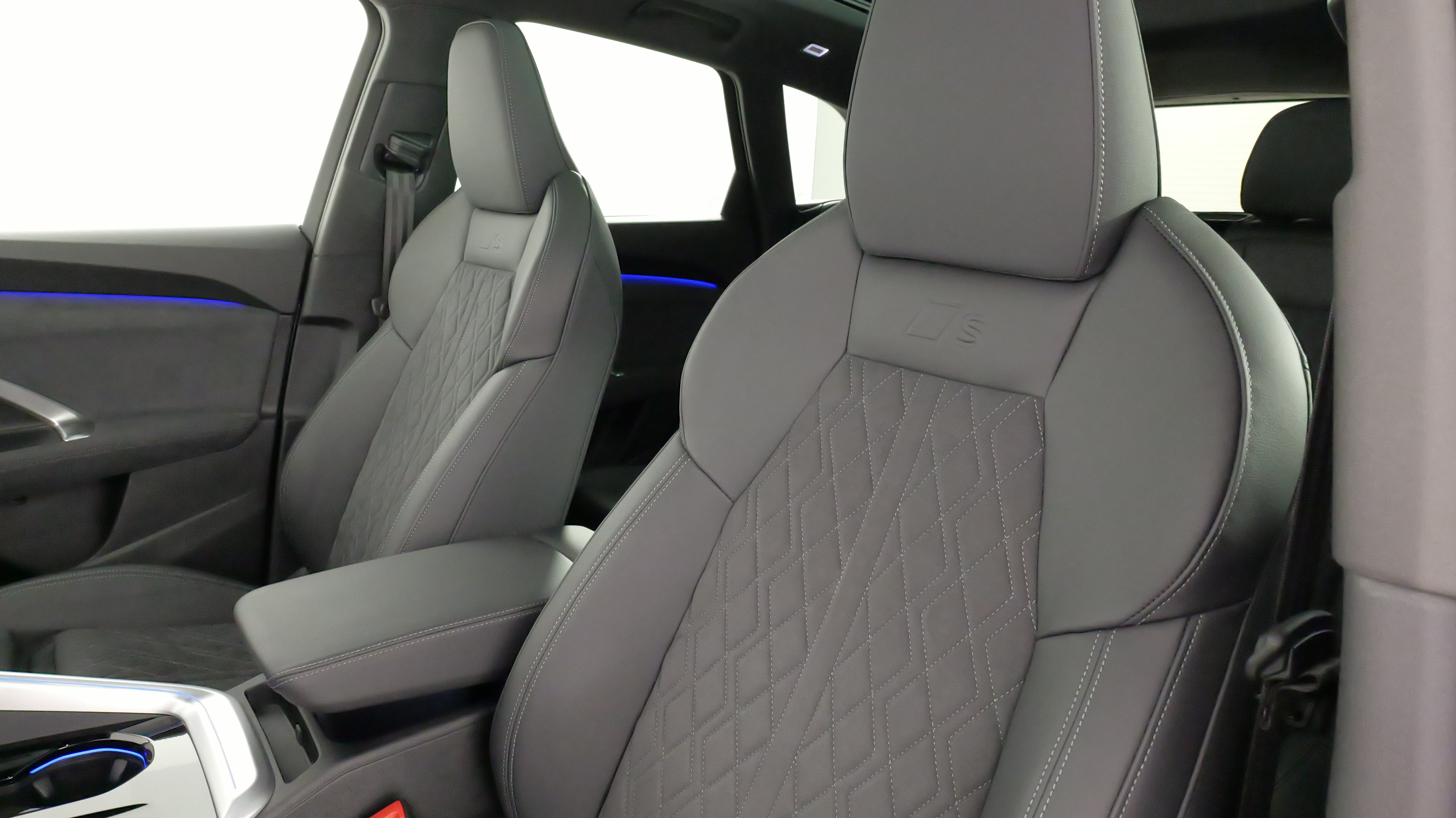 Used 2025 Audi SQ5 Premium Plus AWD/4WD image 31