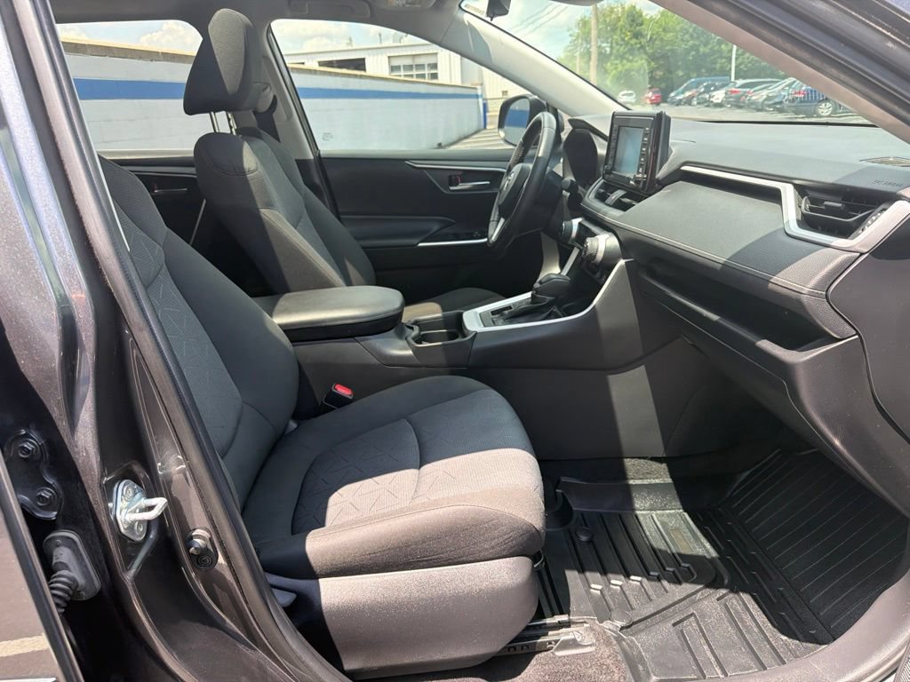 Used 2021 Toyota RAV4 XLE w/ Convenience Package AWD/4WD image 25