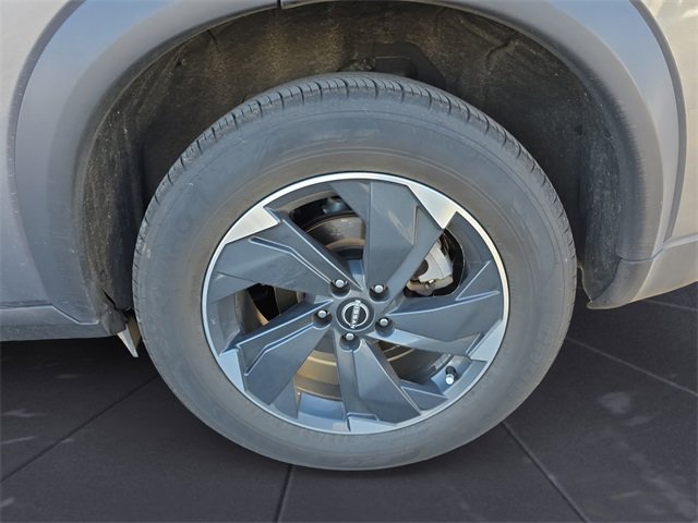 Used 2024 Nissan Rogue SV image 14