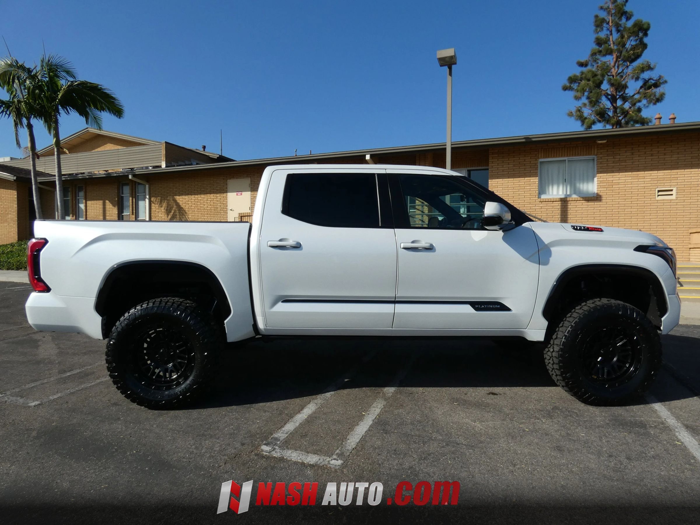 Used 2024 Toyota Tundra Platinum AWD/4WD image 7