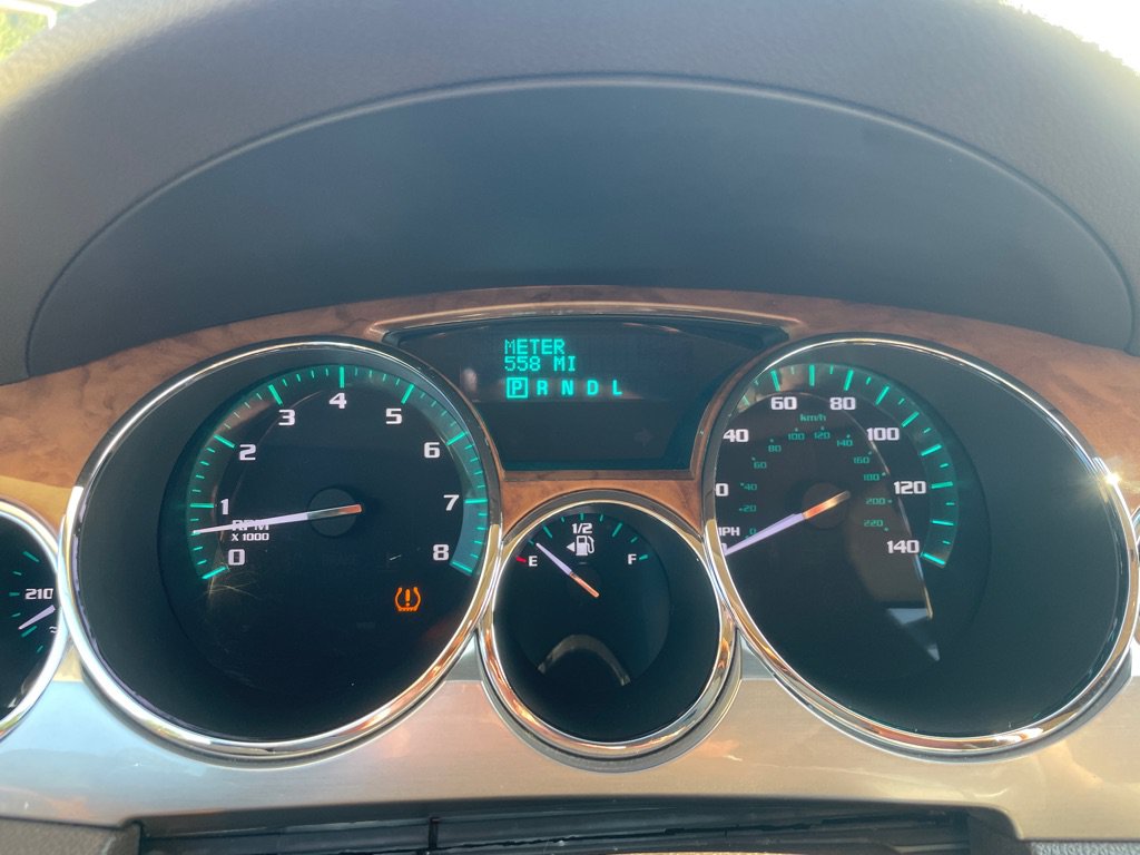 Used 2009 Buick Enclave CXL w/ Entertainment Package #2 FWD image 13
