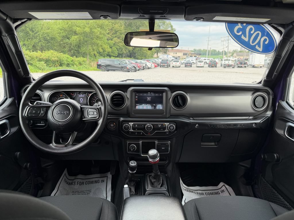 Used 2023 Jeep Wrangler Unlimited Sport AWD/4WD image 11
