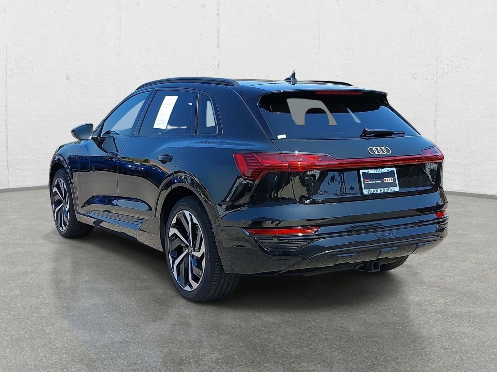 Used 2024 Audi Q8 e-tron Premium Plus w/ Premium Plus Package AWD/4WD image 7