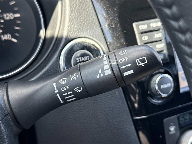 Used 2017 Nissan Rogue SV w/ SV Premium Package image 25