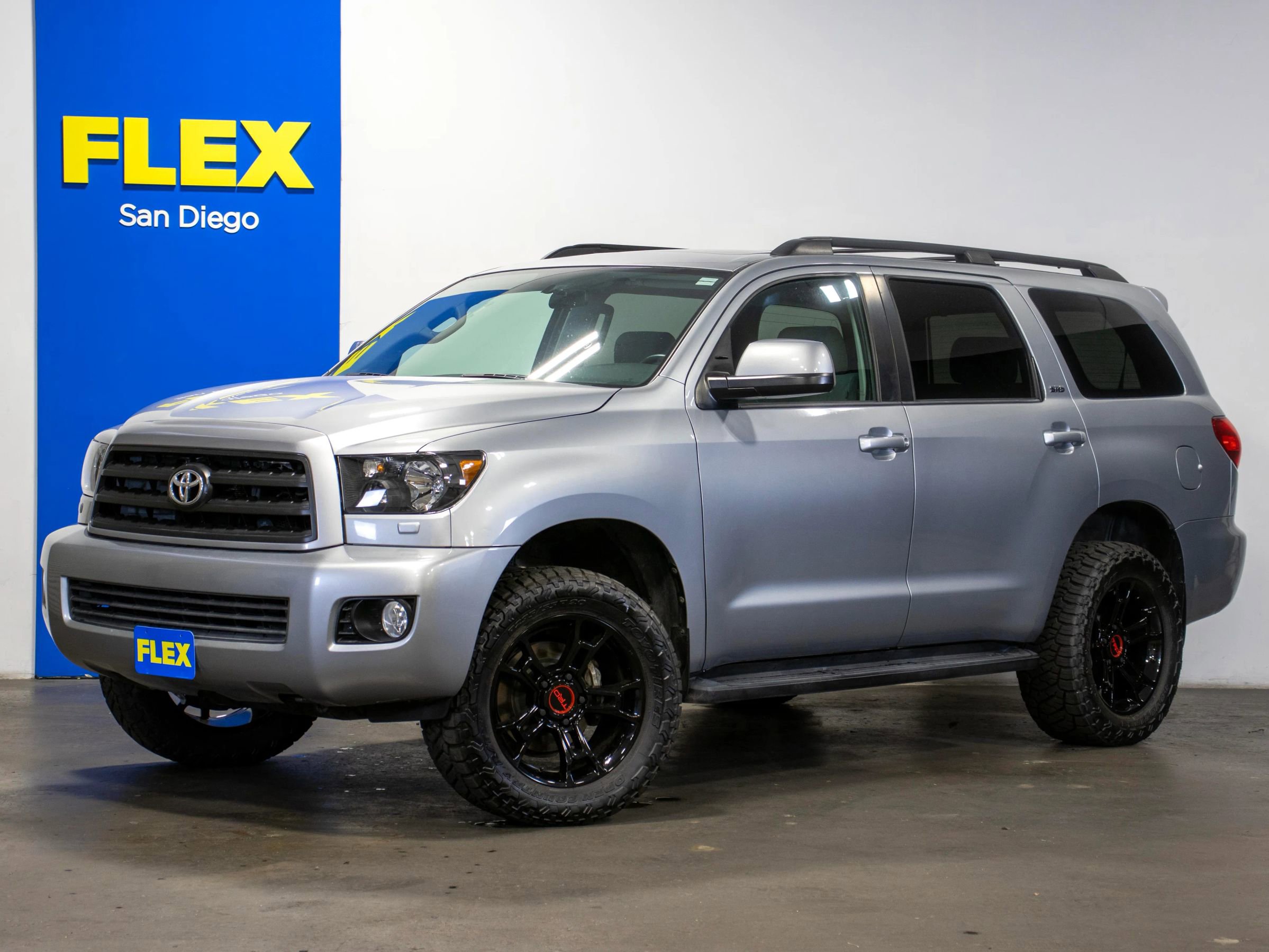 Used 2016 Toyota Sequoia SR5 image 1