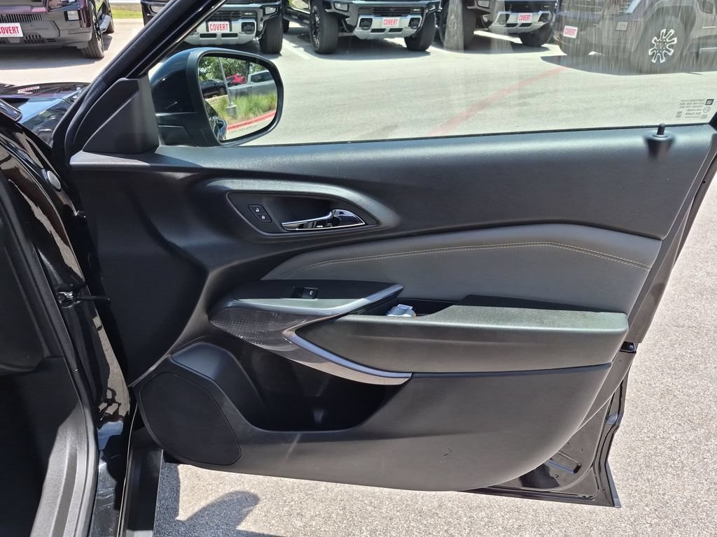 Used 2024 Chevrolet Trax ACTIV w/ Sunroof Package FWD image 38