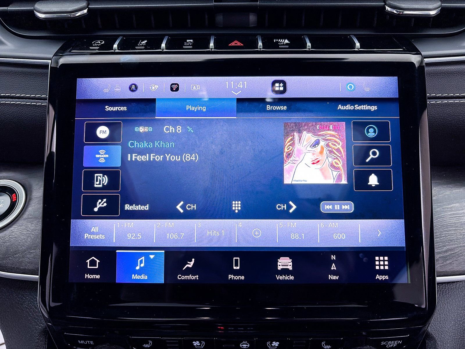 Used 2024 Jeep Grand Cherokee L Limited w/ Luxury Tech Group II image 23