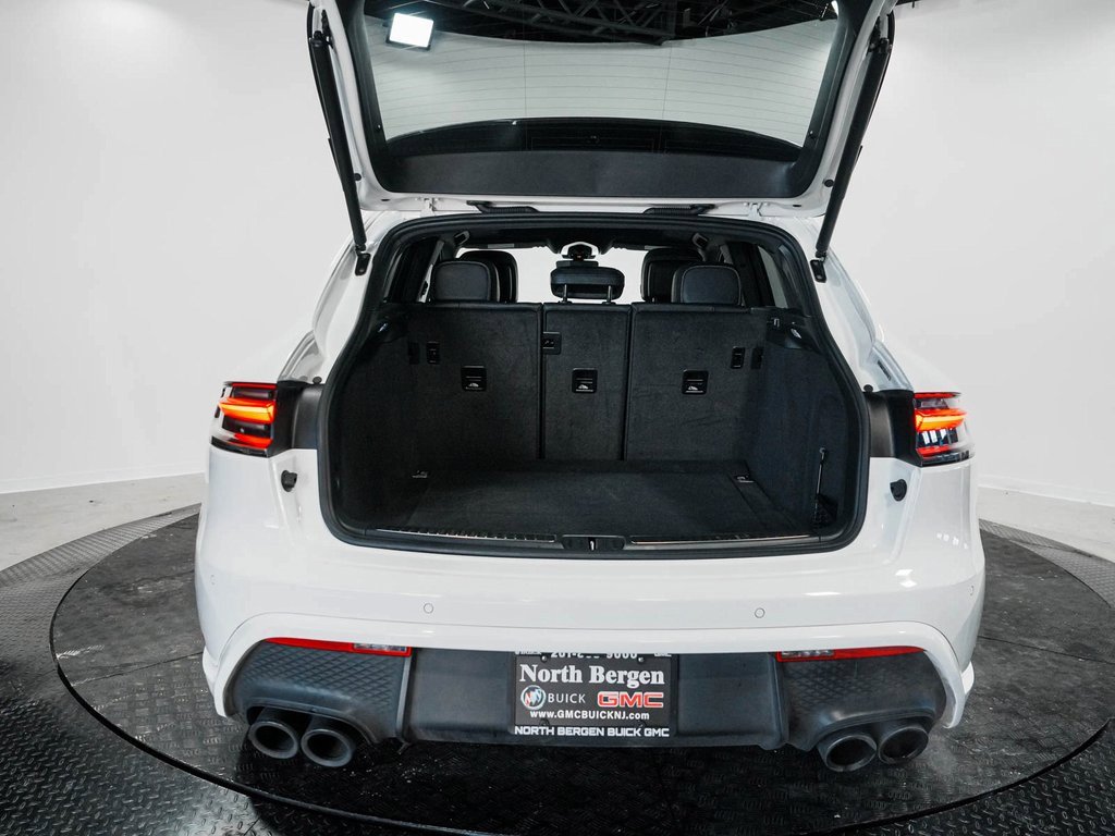 Used 2023 Porsche Macan image 43