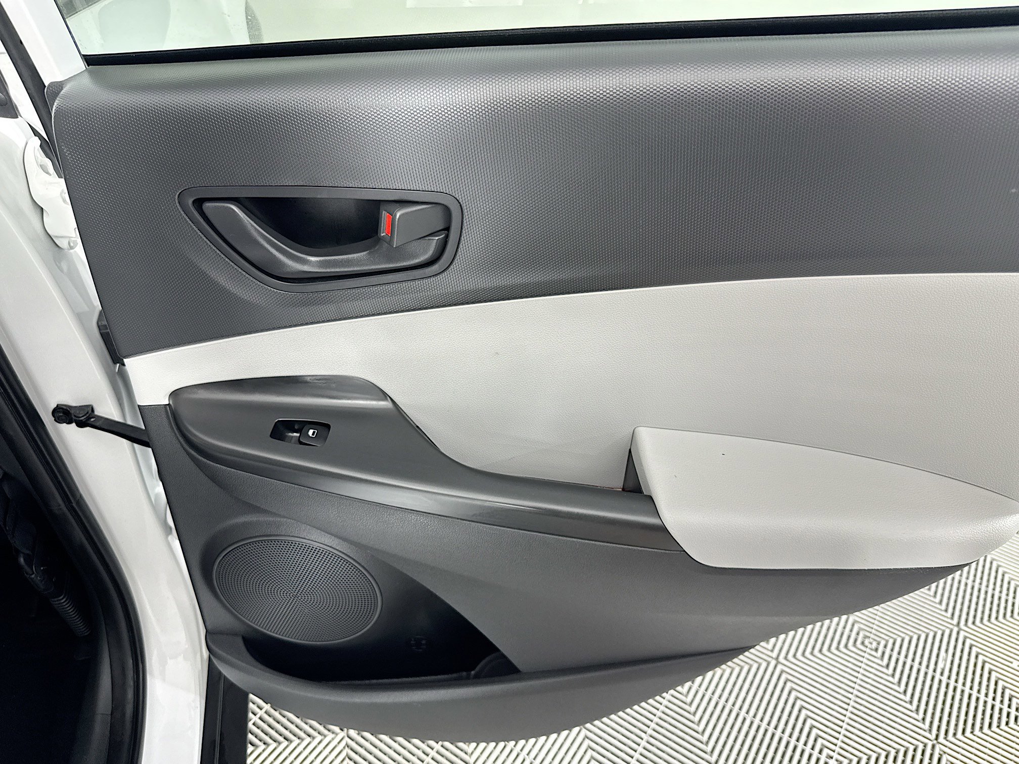 Used 2022 Hyundai Kona SEL image 27