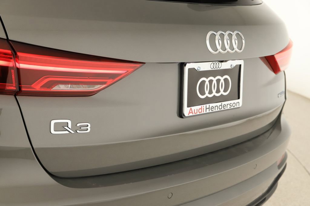 New 2025 Audi Q3 2.0T Premium image 30