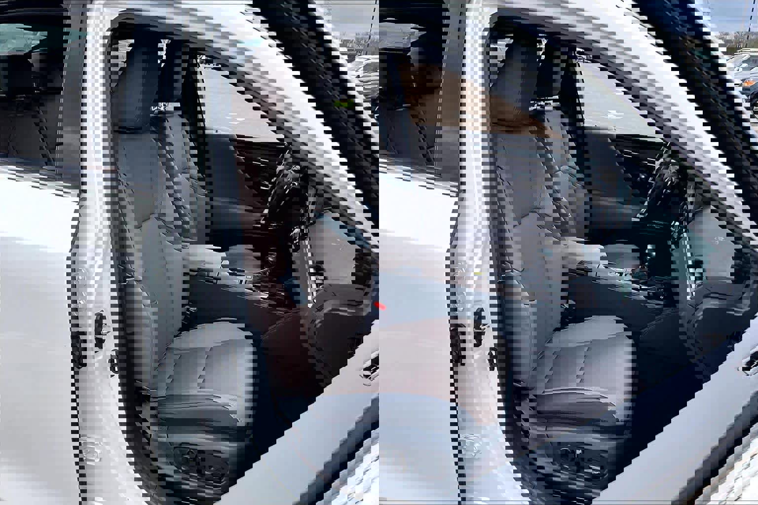 Used 2024 Lexus ES 300h w/ Premium Package image 7