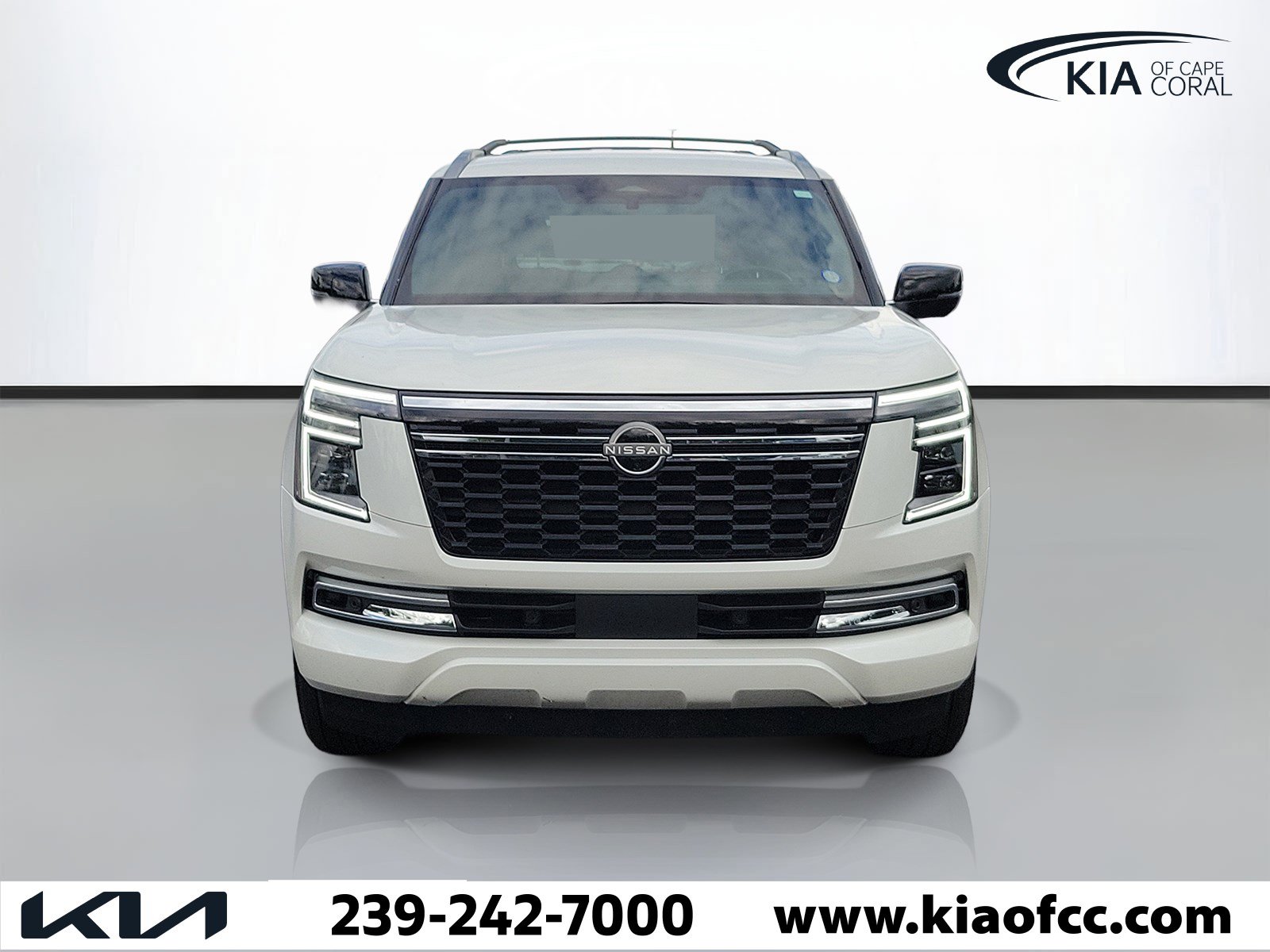 Used 2025 Nissan Armada SL AWD/4WD image 2