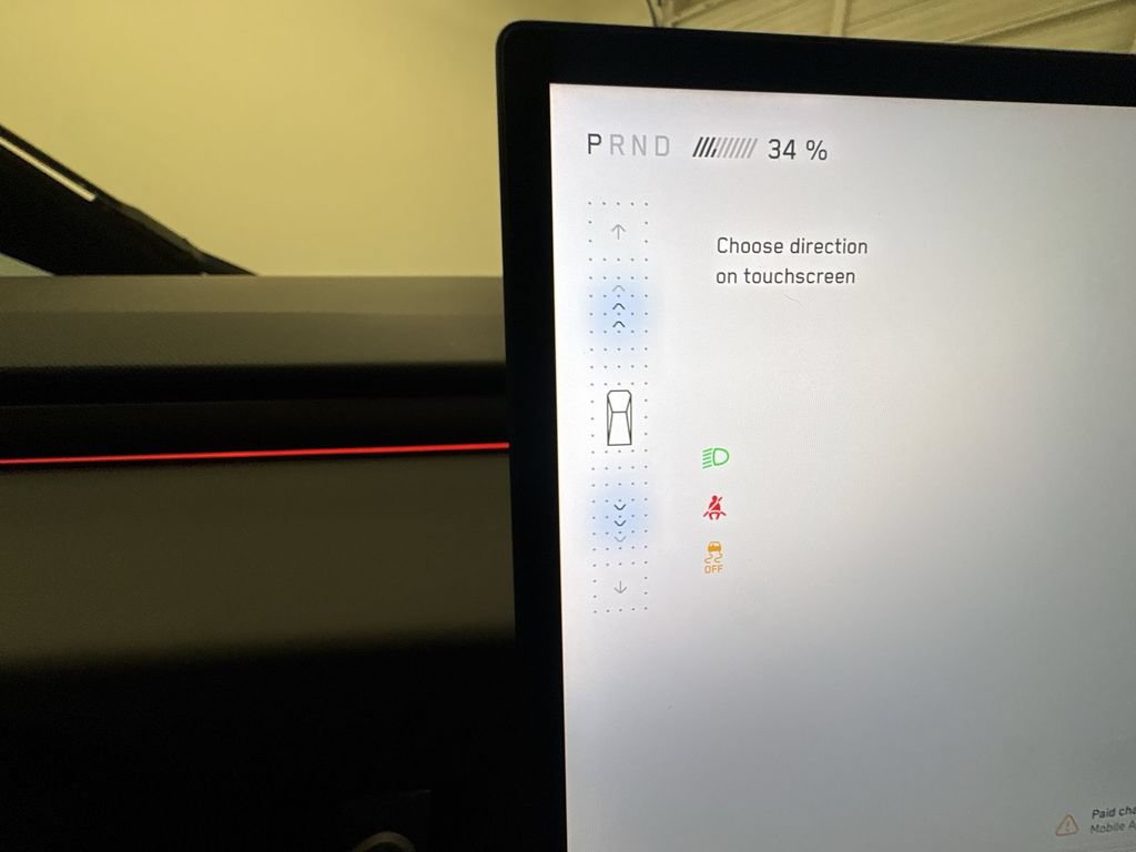 Used 2025 Tesla Cybertruck AWD Crew Cab image 16
