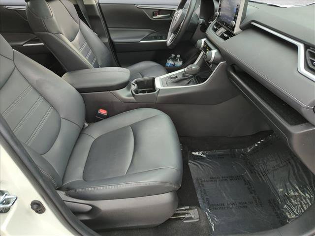 Used 2022 Toyota RAV4 XLE Premium AWD/4WD image 21