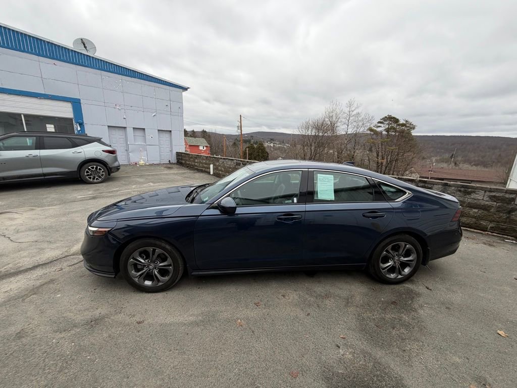 Used 2023 Honda Accord EX image 2
