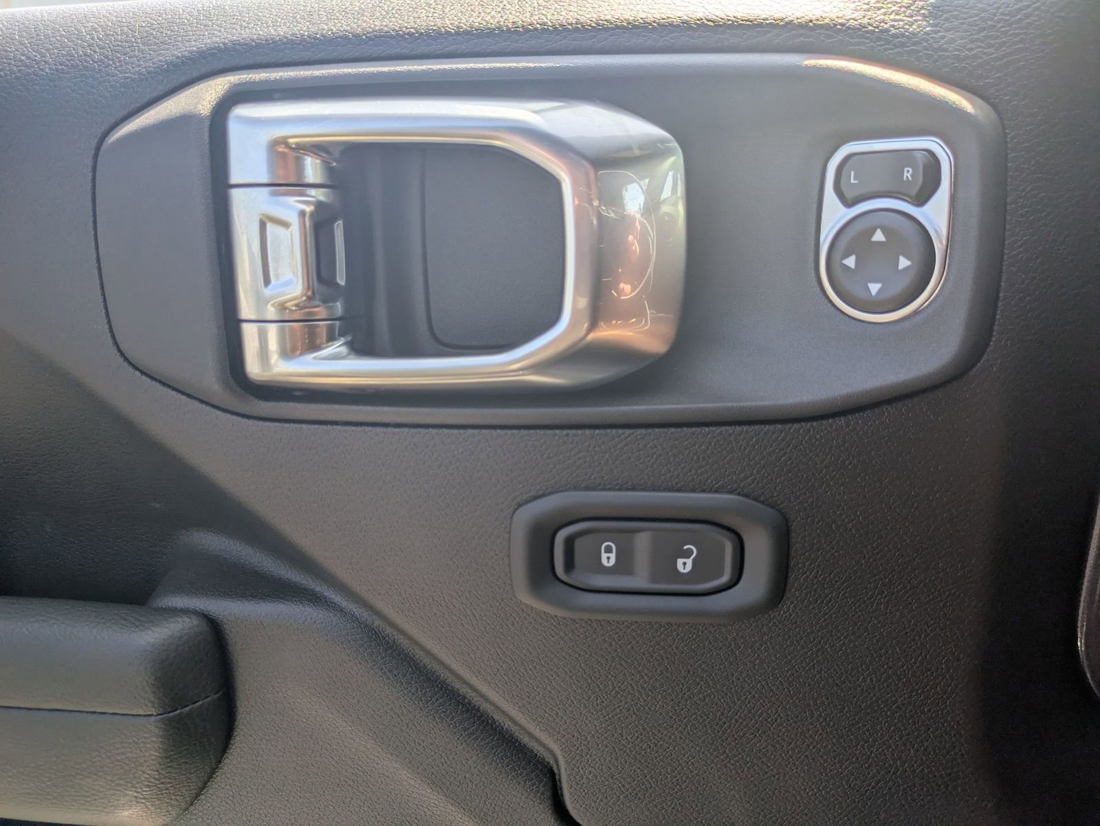 New 2025 Jeep Wrangler Willys image 11