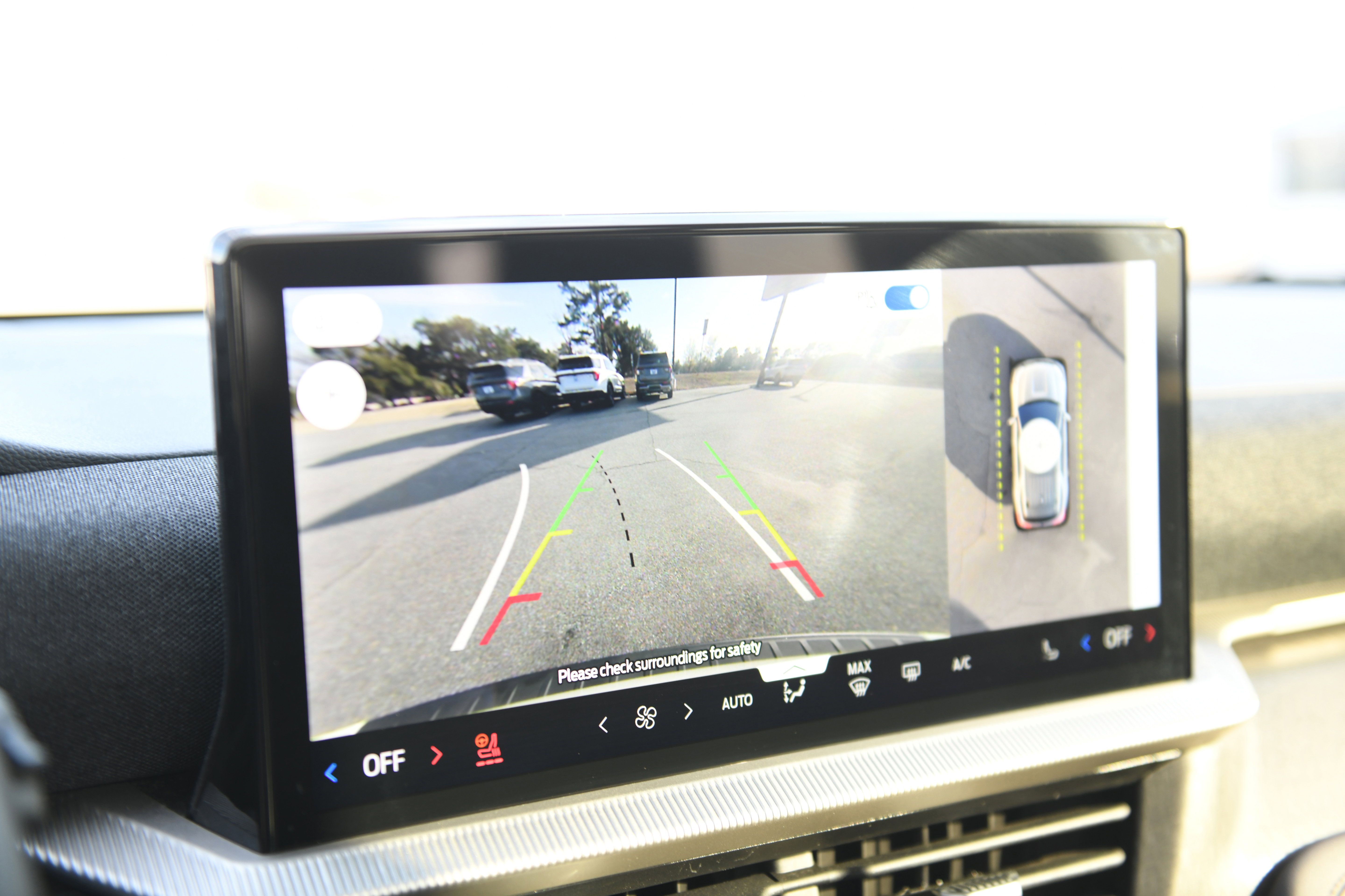 Used 2025 Ford Explorer Platinum image 32