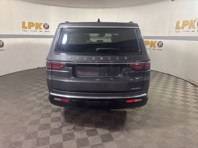 Used 2024 Jeep Wagoneer L Series II w/ Flexible Seating Group AWD/4WD image 9