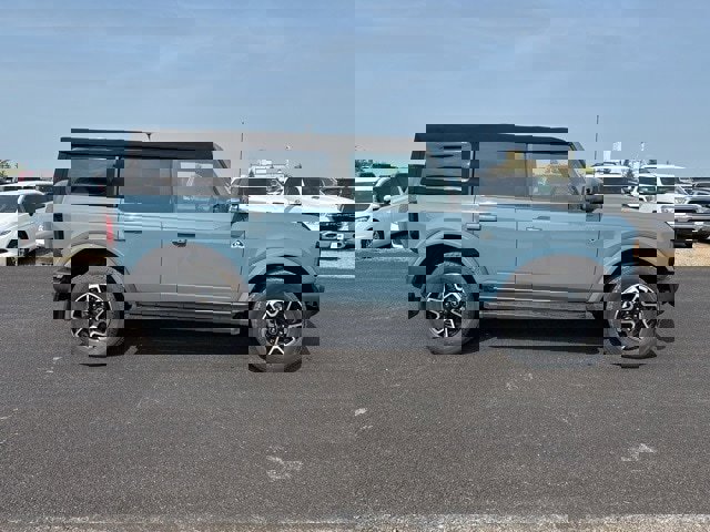 Used 2022 Ford Bronco Outer Banks image 1