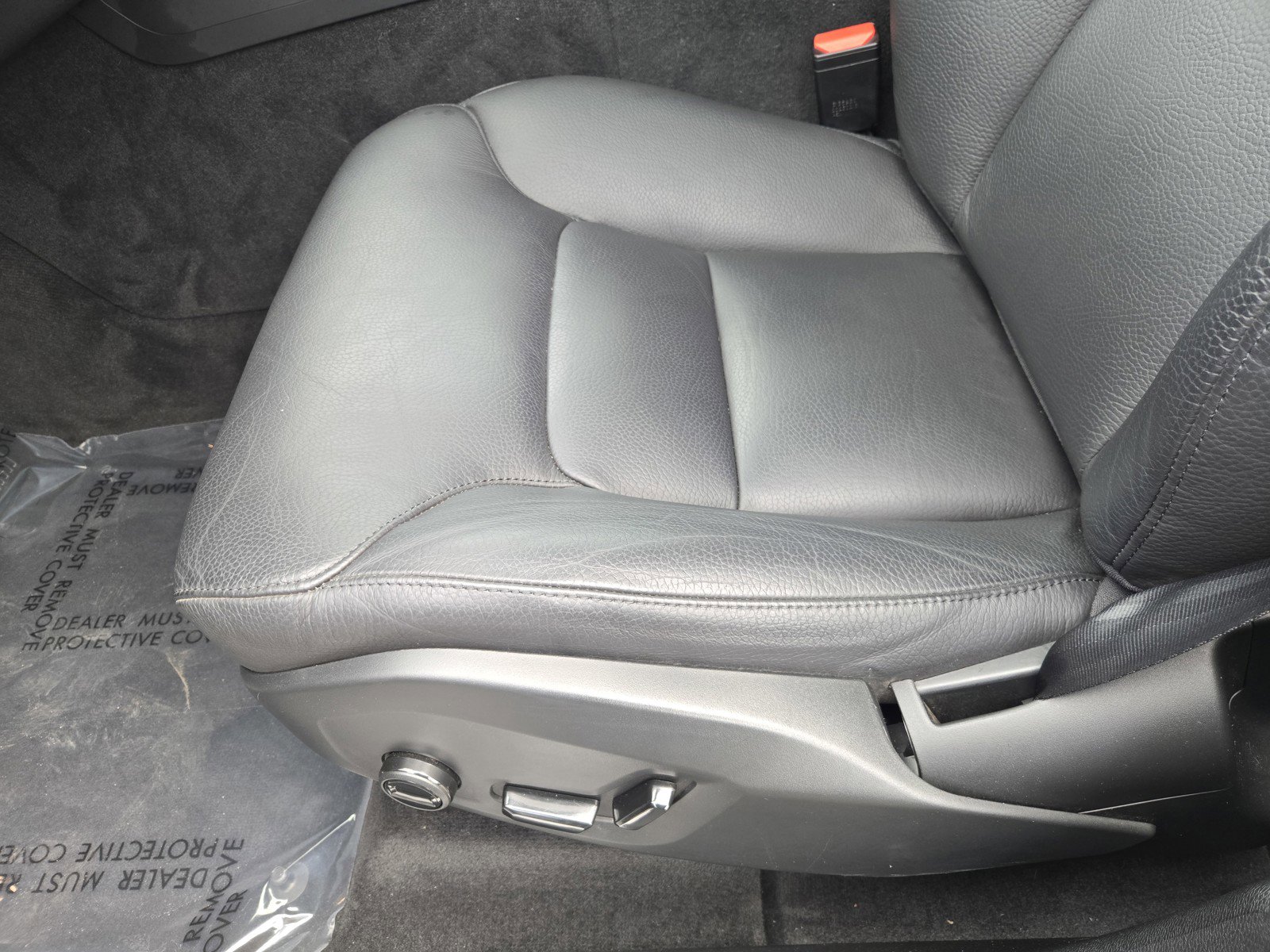 Used 2023 Volvo XC60 B5 Plus FWD image 17
