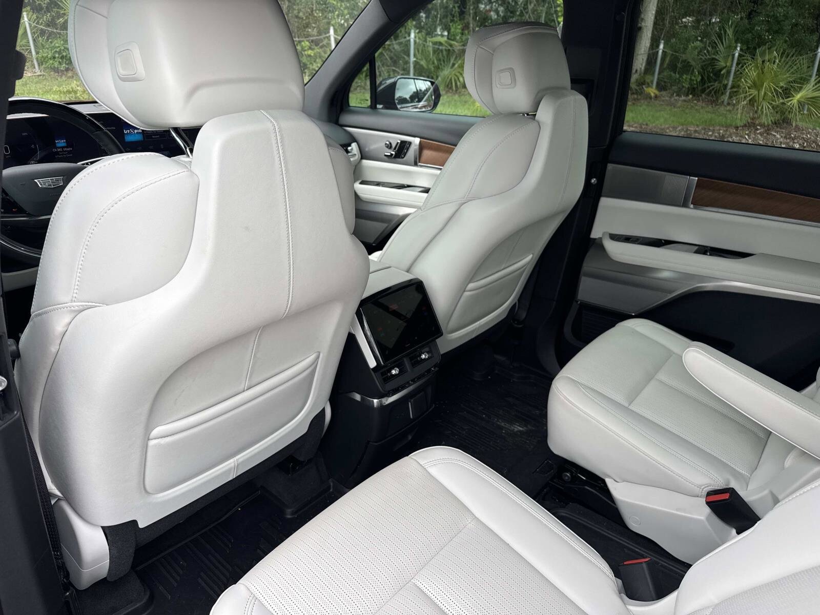 New 2026 Cadillac Vistiq Luxury w/ LPO, Floor Liner Package AWD/4WD image 13