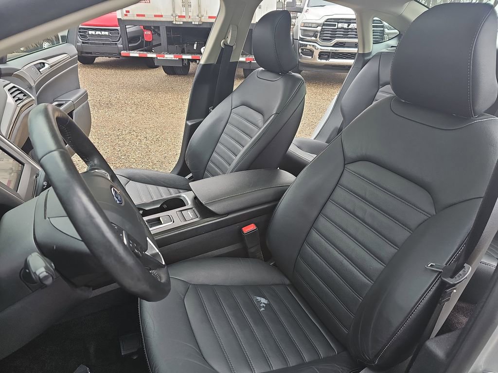 Used 2017 Ford Fusion Energi SE image 15