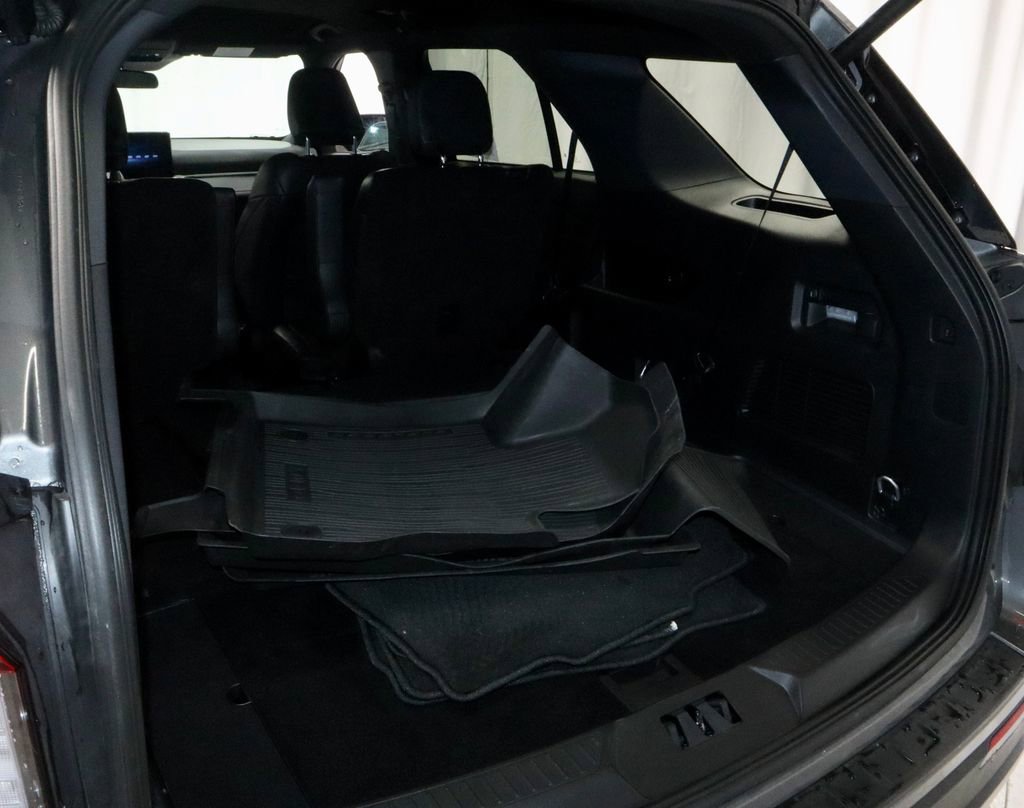 Used 2025 Ford Explorer ST-Line image 12