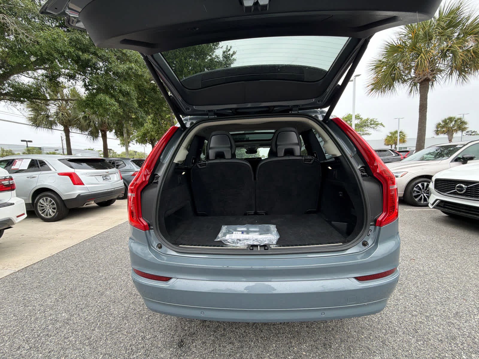 Used 2023 Volvo XC90 B5 Core AWD/4WD image 24