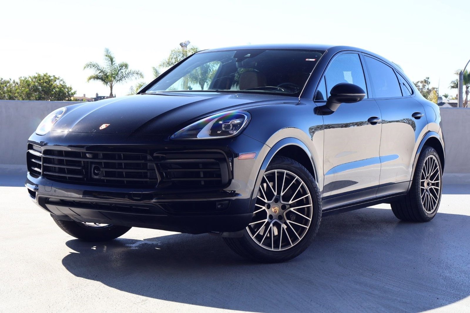 Certified 2023 Porsche Cayenne Platinum Edition image 1