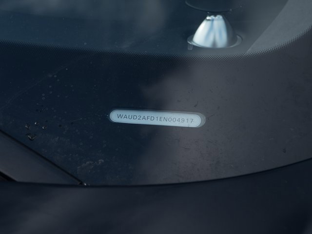 Used 2014 Audi S8 image 30