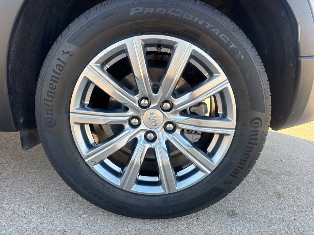 Used 2023 Cadillac XT4 Premium Luxury image 7