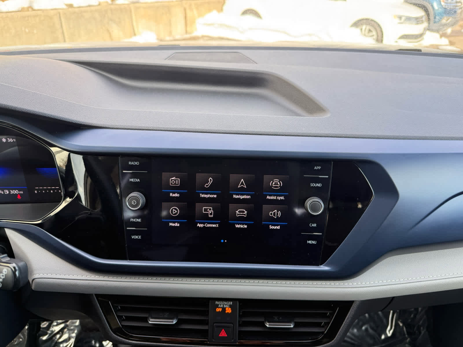 Used 2024 Volkswagen Taos SE image 24