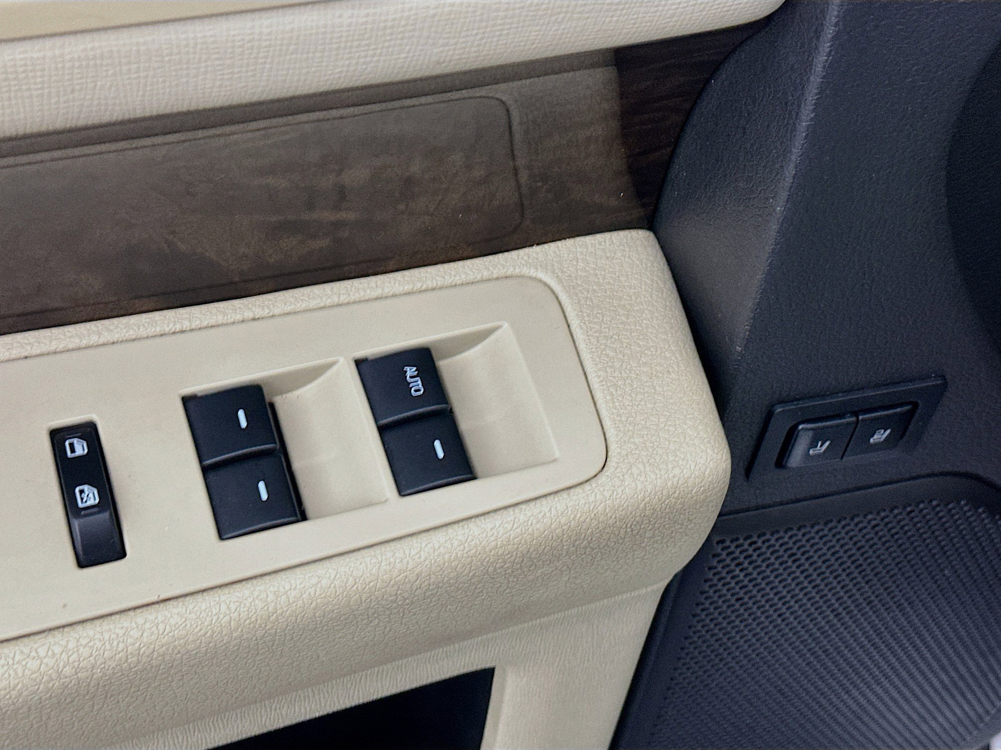 Used 2014 Ford Flex Limited w/ Class III Trailer Tow Package image 15