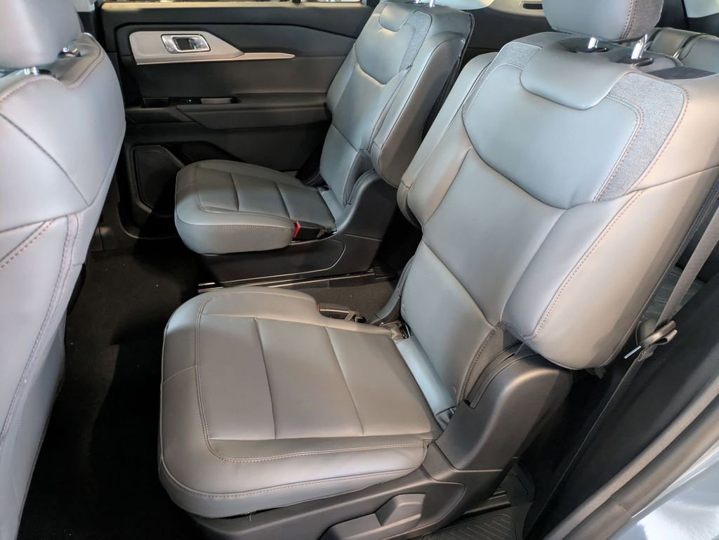 New 2026 Ford Explorer Active w/ Active Comfort Package image 18