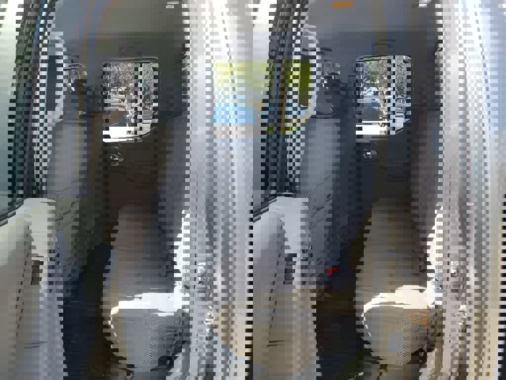 Used 2016 Nissan Frontier SV w/ SV Value Truck Package image 9