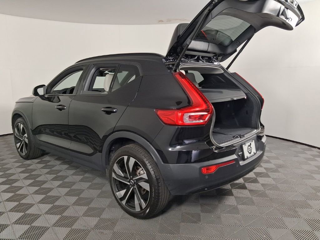 Certified 2023 Volvo XC40 B5 Plus w/ Climate Package AWD/4WD image 13