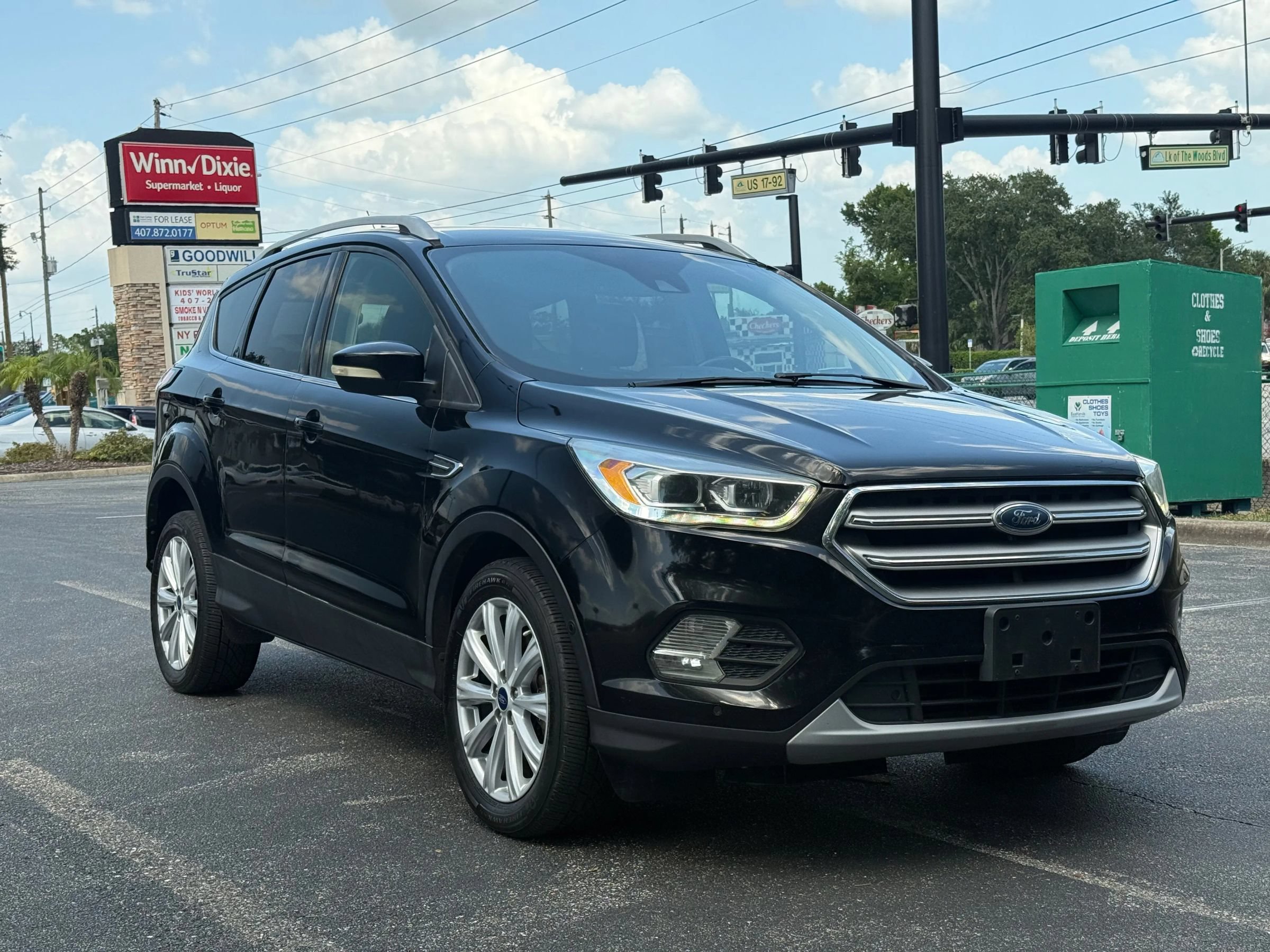 Used 2017 Ford Escape Titanium w/ Equipment Group 301A AWD/4WD image 3