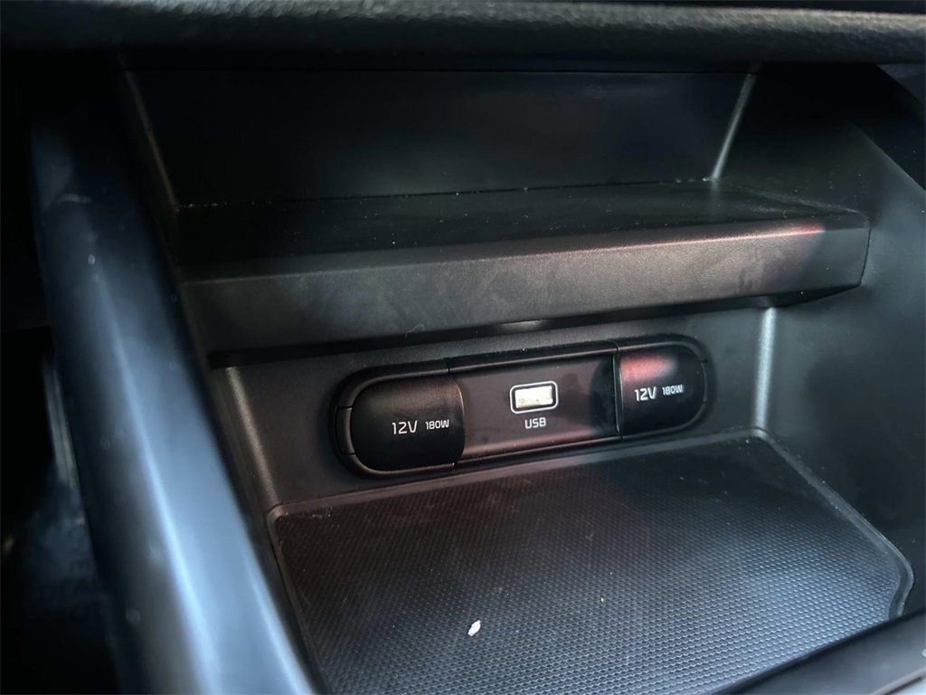 Used 2025 Kia Soul LX w/ LX Technology Package image 28