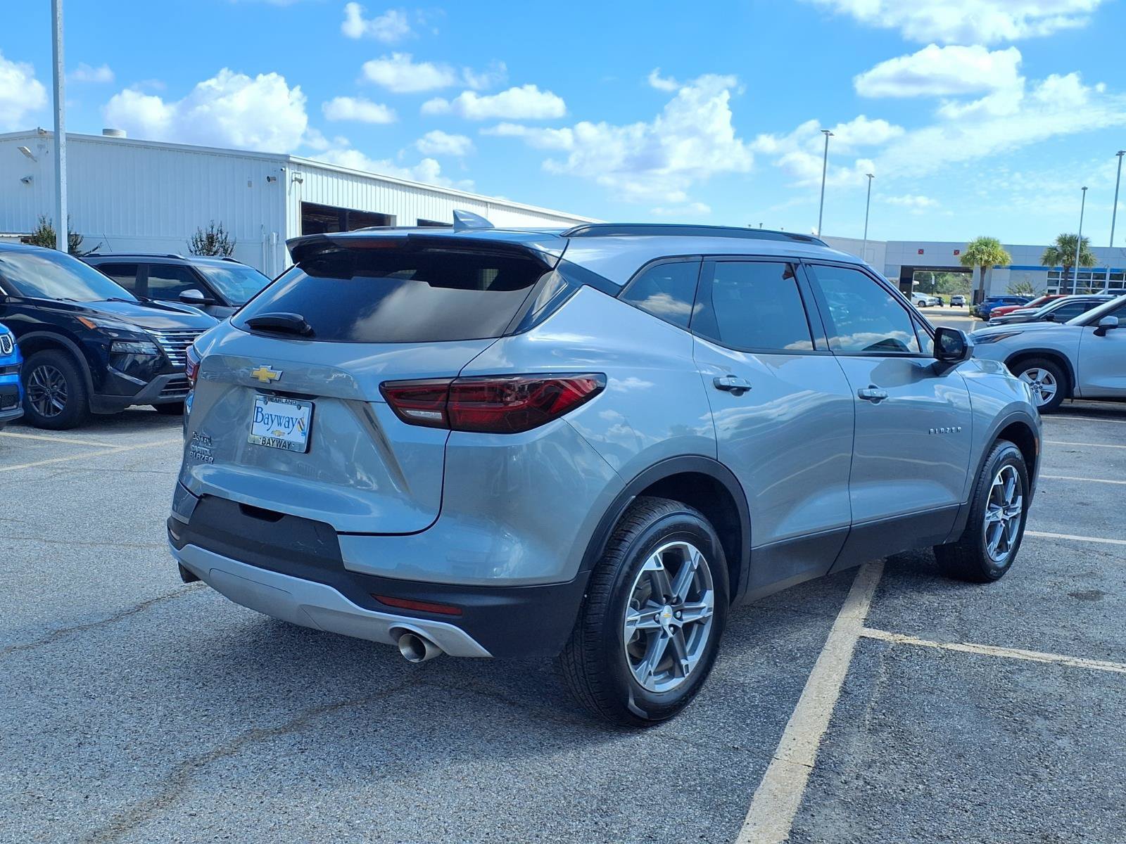 Used 2023 Chevrolet Blazer LT w/ Convenience Package FWD image 2