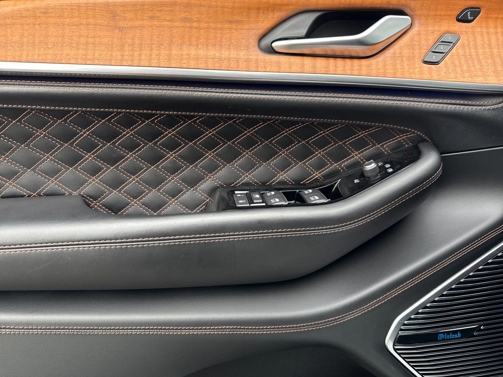 Used 2023 Jeep Grand Cherokee L Summit image 11