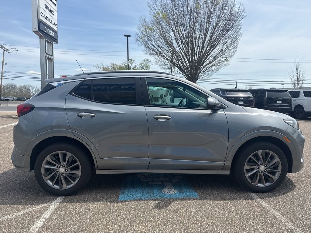 Used 2023 Buick Encore GX Select w/ Sport Touring Package image 12