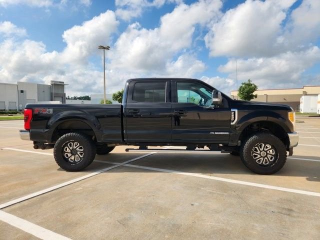 Used 2017 Ford F250 Lariat w/ Lariat Value Package AWD/4WD image 4