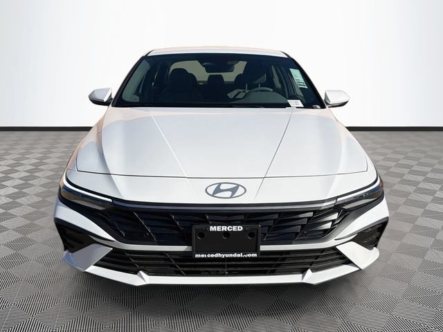 New 2026 Hyundai Elantra SE FWD image 2