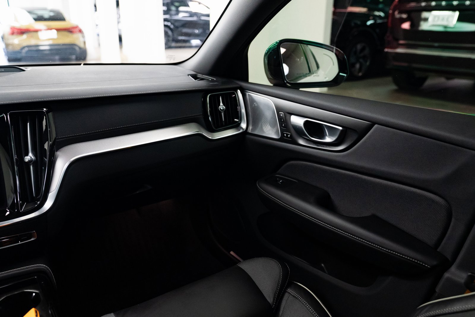 Used 2024 Volvo V60 T8 Polestar image 10