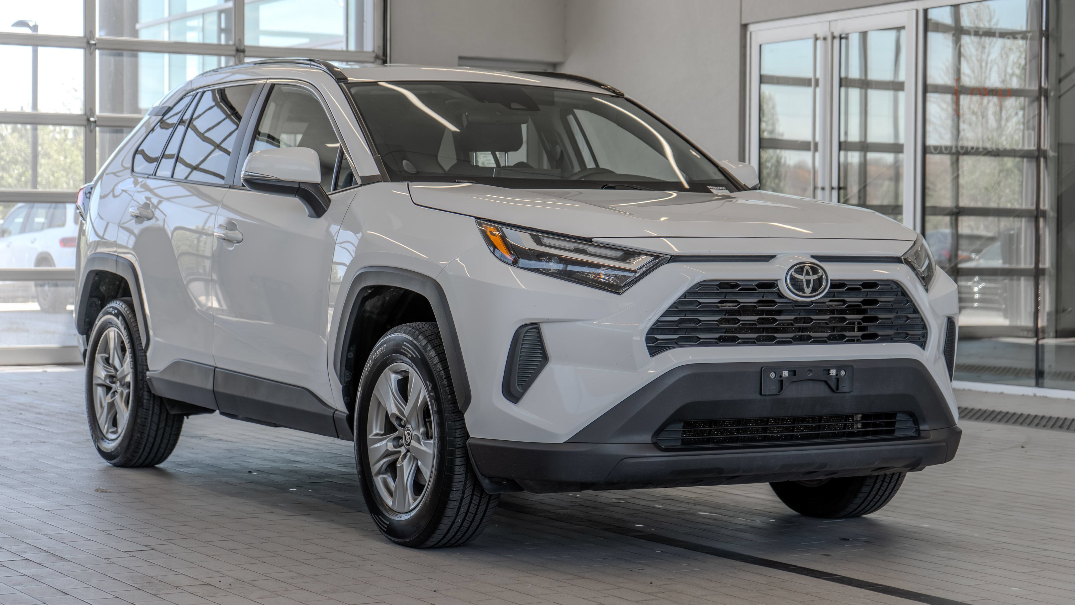 Used 2024 Toyota RAV4 XLE w/ Weather Package AWD/4WD image 21