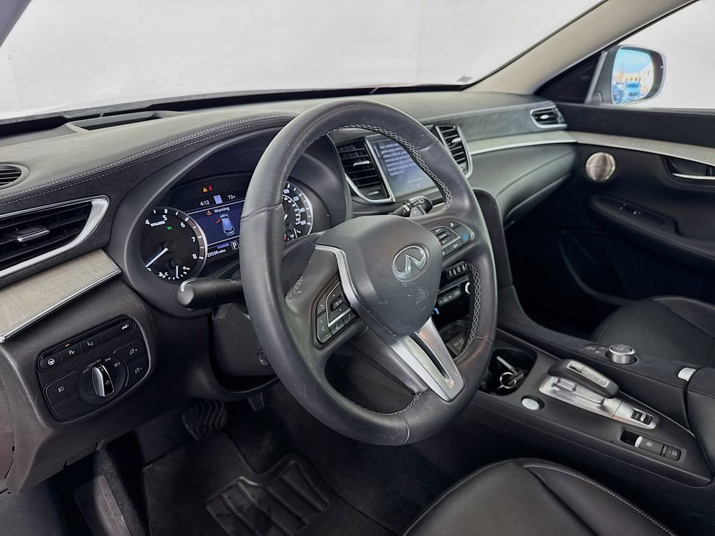 Used 2023 INFINITI QX50 Sensory image 9